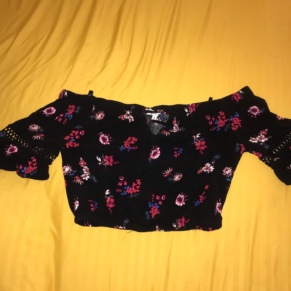 Off shoulder crop top